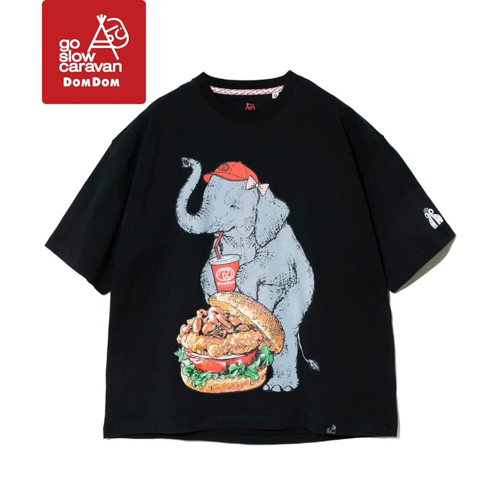 go slow caravan ゴースローキャラバン 【【DOMDOM×GSC】味噌ピーチキンバーガーゾウBIG TEE (MENS)