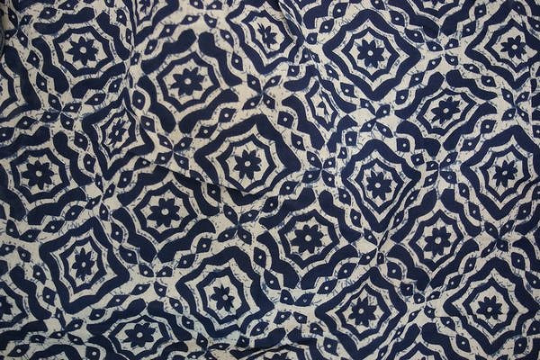 送料無料!ヘンプダンガリーとインディゴバティックの切り替えシリーズ。GO HEMPSHITAMACHI L/SL SHIRTS / H/C DUNGAREE × BATIK(メンズ)