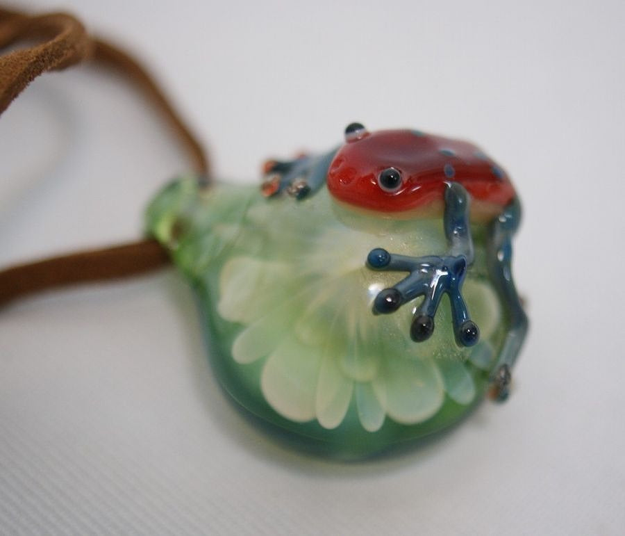 プレゼントにもおすすめ!ラッピングできます!!Euony-Glass ユーオニーグラス ペンダント カエル ハンドメイド ガラスアクセサリー ネックレス カエルアクセサリー