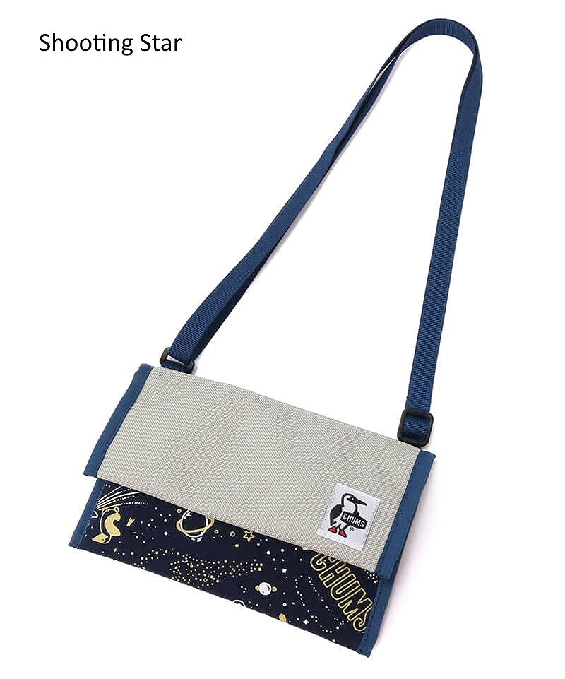 すっきりシンプルなデザインの薄型ショルダーバッグSALE!!クリックポスト発送!!CHUMS チャムススモーレストポーチスウェットナイロン smallest pouch sweat nylon mushroom shooting star ショルダーバッグ